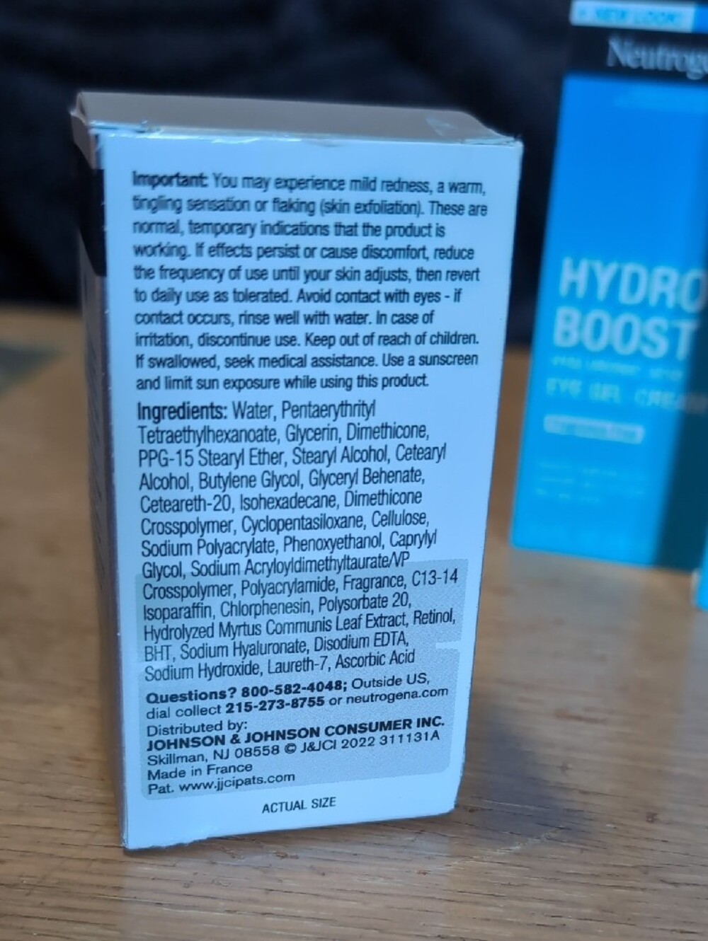 Neutrogena Eye Cream & Skincare Set - Picture 6 of 9